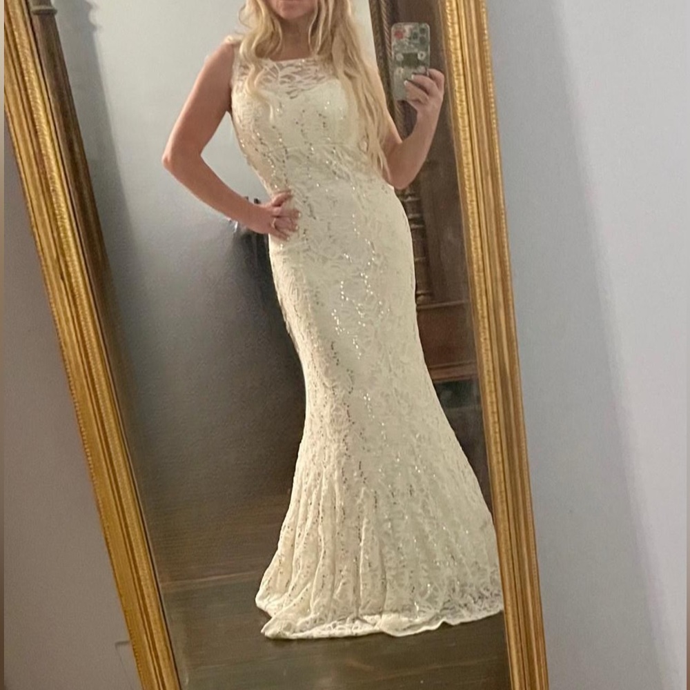 Windsor lace and sequin mermaid formal evening gown 9/10 - Picture 3 of 16